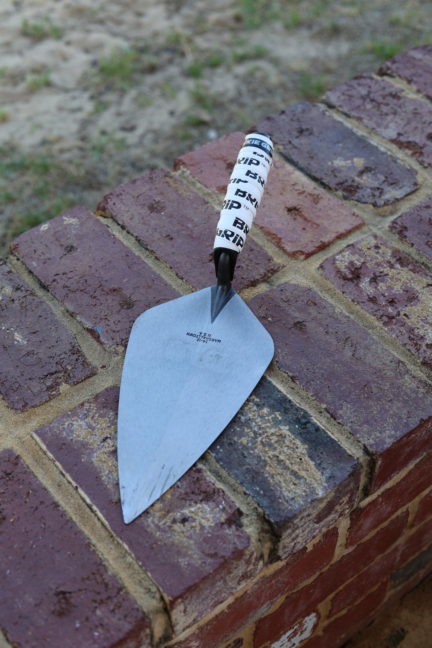 Brickie Grip - White